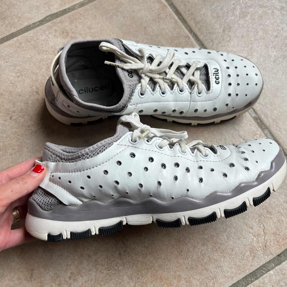 Women’s shoes CCILU size 9 white/gray